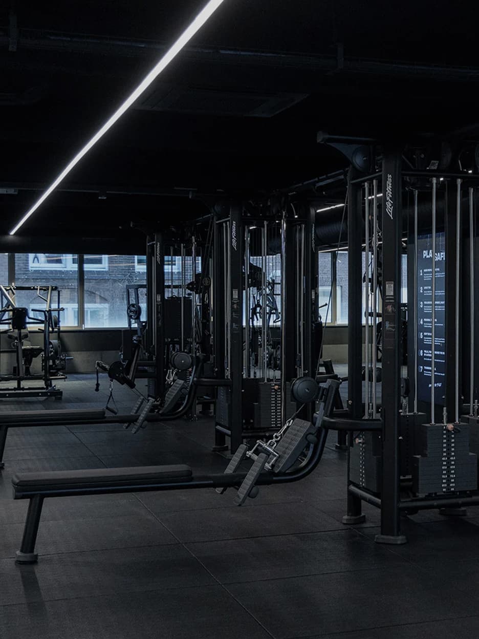 TrainMore sportscholen zijn uitgerust met nieuwste en beste fitnessapparatuur.